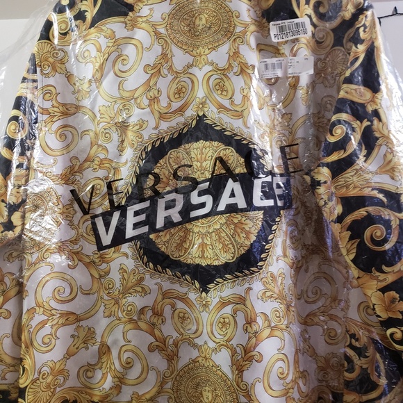 Versace Shirt - Picture 7 of 8